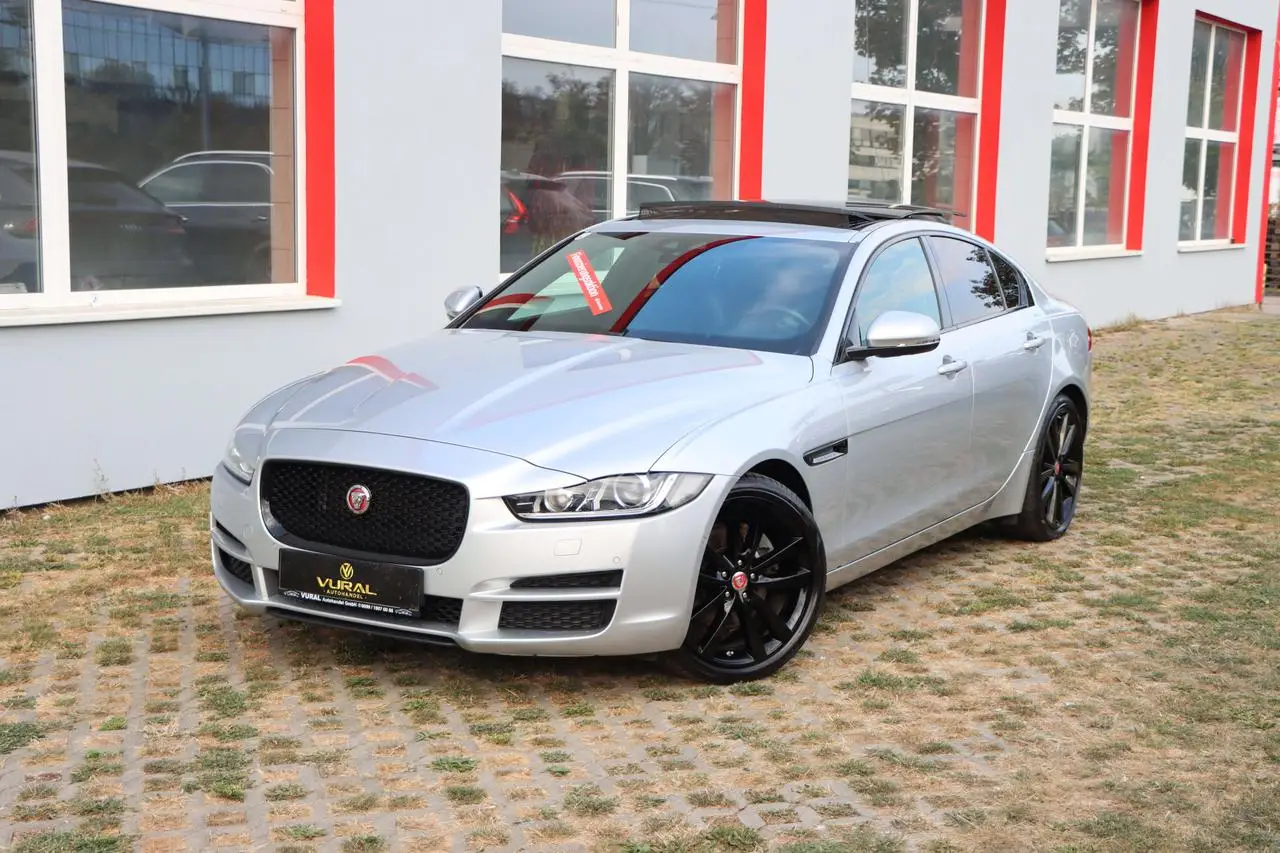 Photo 1 : Jaguar Xe 2019 Diesel