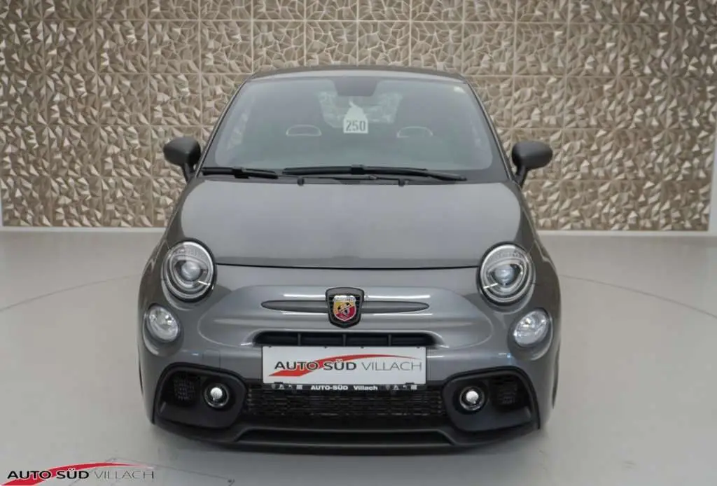 Photo 1 : Abarth 695 2024 Petrol