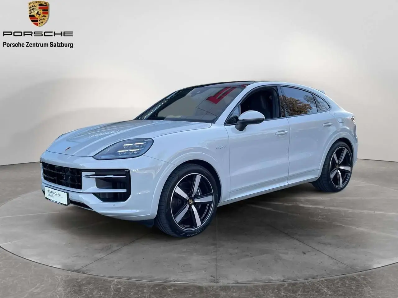 Photo 1 : Porsche Cayenne 2024 Hybrid