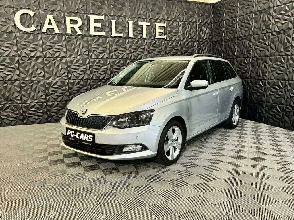 Photo 1 : Skoda Fabia 2018 Petrol