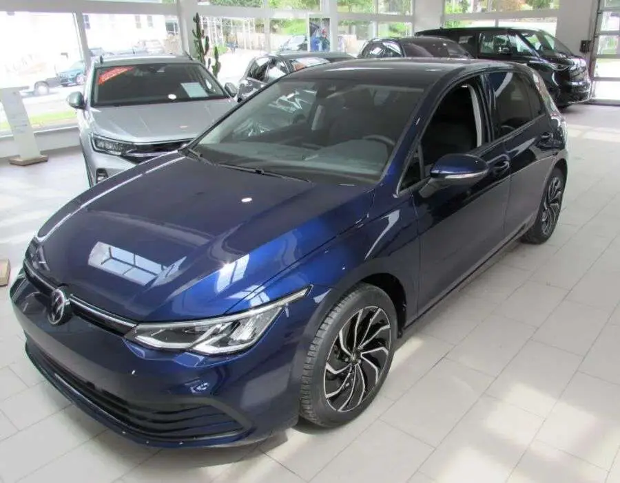 Photo 1 : Volkswagen Golf 2023 Essence