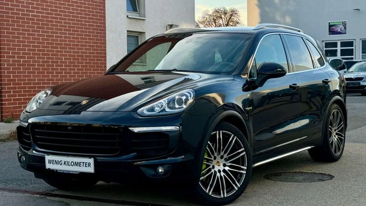 Photo 1 : Porsche Cayenne 2015 Hybrid