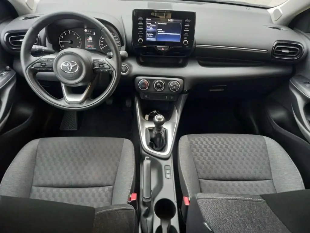 Photo 1 : Toyota Yaris 2022 Petrol