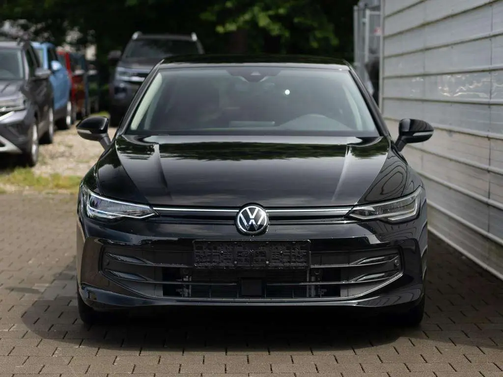 Photo 1 : Volkswagen Golf 2024 Essence