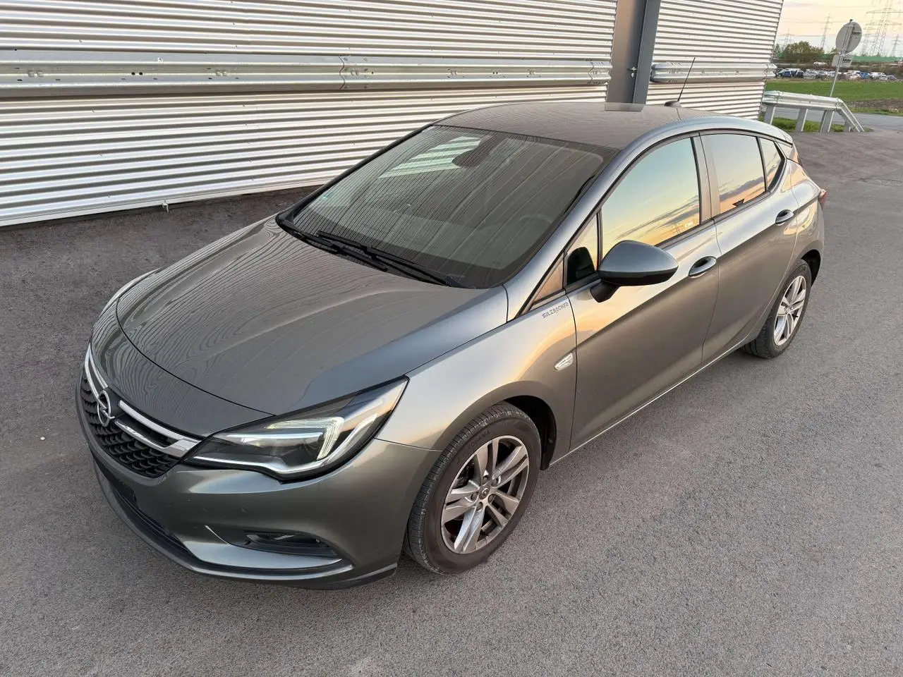 Photo 1 : Opel Astra 2017 Petrol