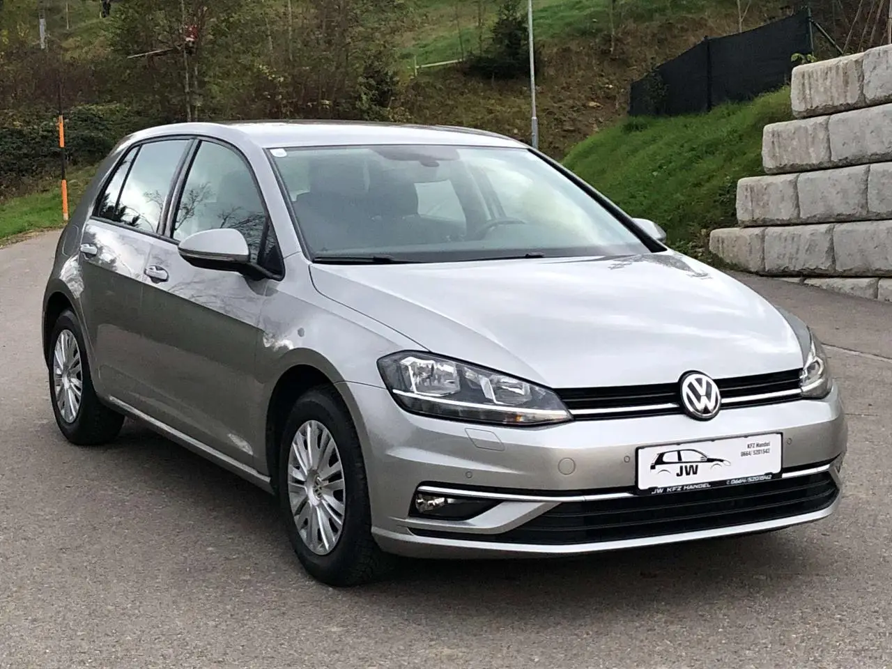 Photo 1 : Volkswagen Golf 2017 Petrol