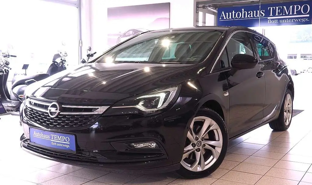 Photo 1 : Opel Astra 2017 Essence