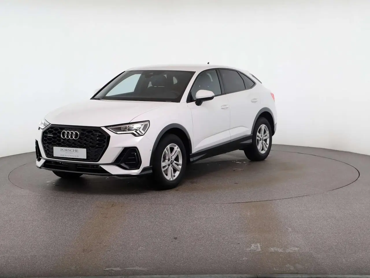 Photo 1 : Audi Q3 2024 Diesel