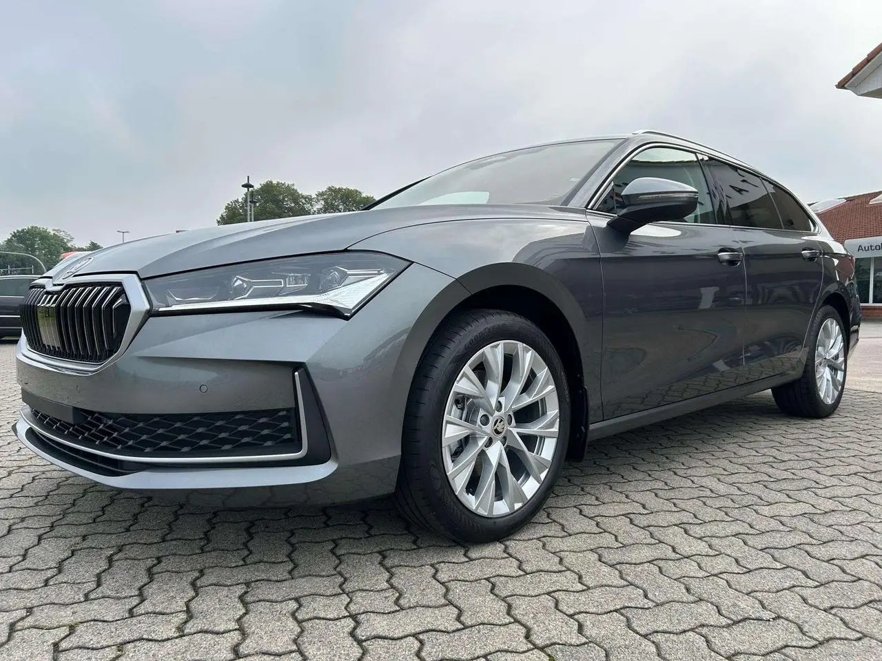 Photo 1 : Skoda Superb 2024 Petrol