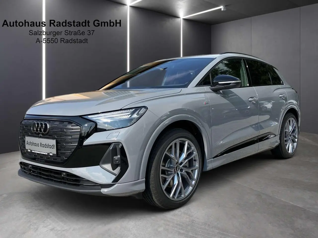 Photo 1 : Audi E-tron 2024 Electric