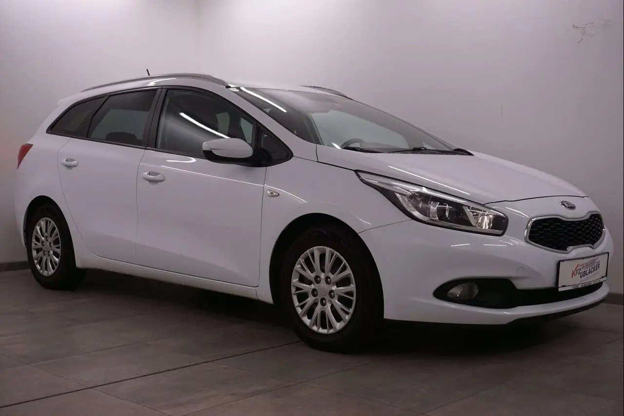 Photo 1 : Kia Ceed 2015 Petrol