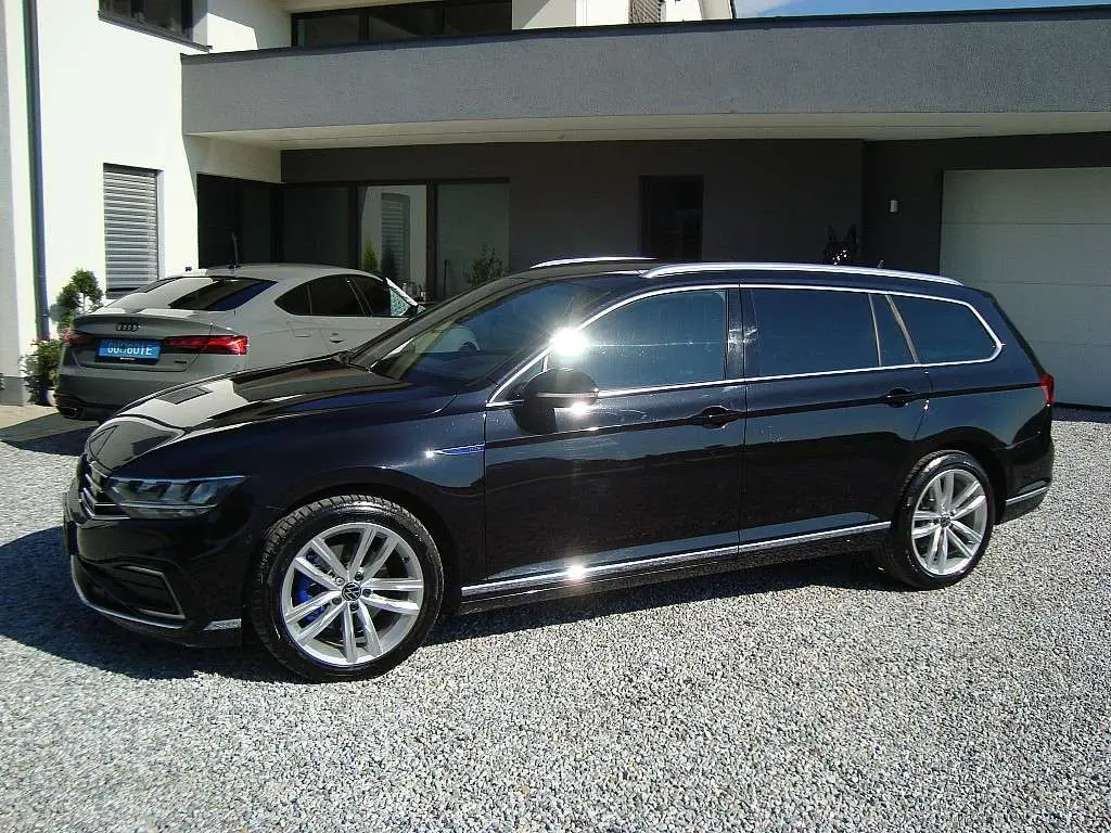 Photo 1 : Volkswagen Passat 2020 Hybrid