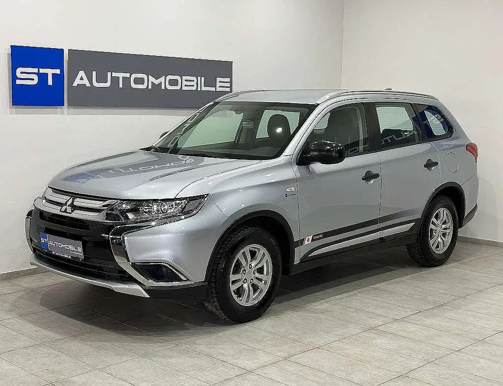 Photo 1 : Mitsubishi Outlander 2018 Petrol