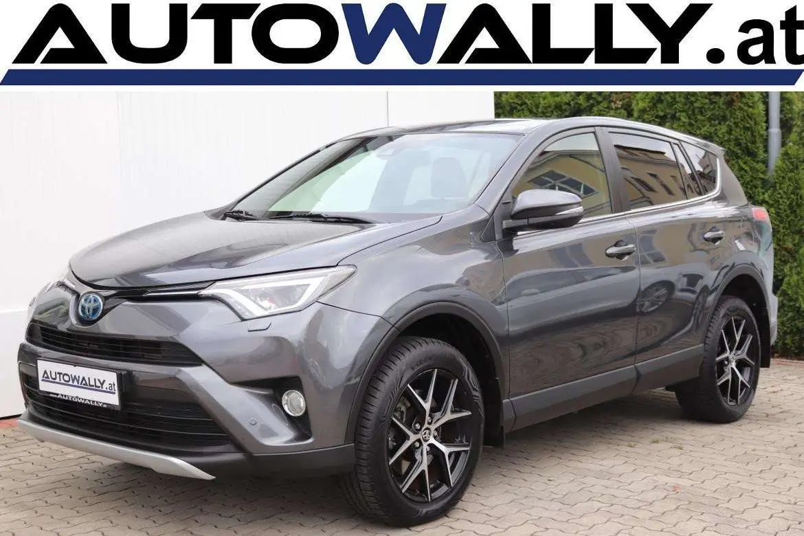 Photo 1 : Toyota Rav4 2017 Petrol