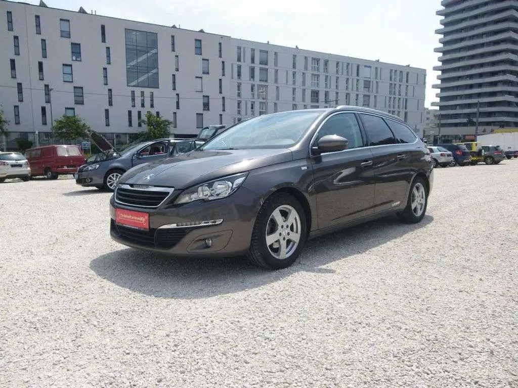 Photo 1 : Peugeot 308 2015 Petrol