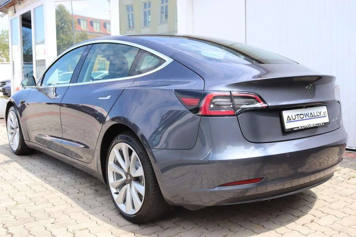 Photo 1 : Tesla Model 3 2020 Electric