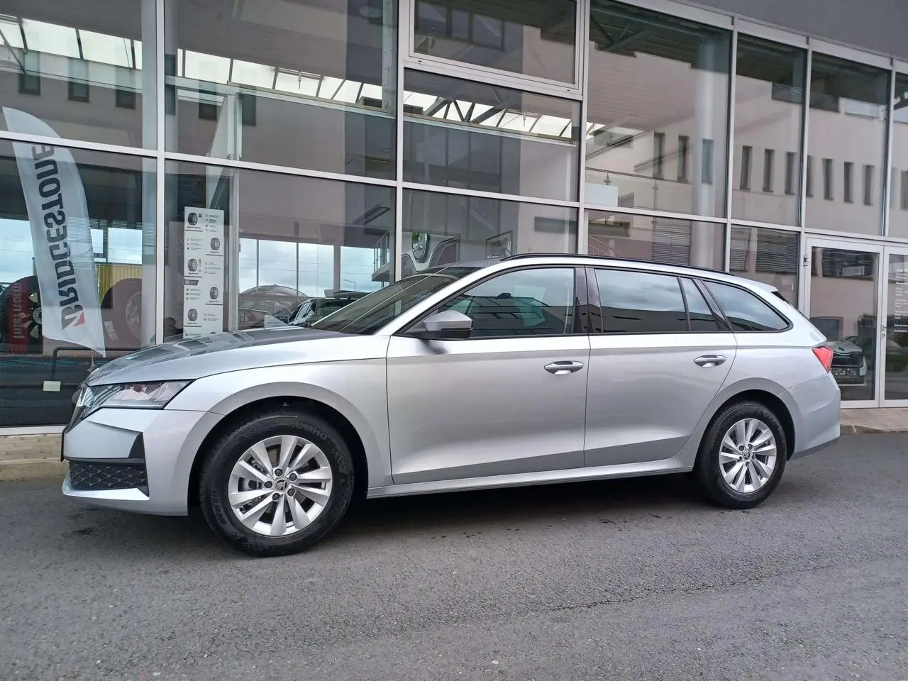 Photo 1 : Skoda Octavia 2024 Essence