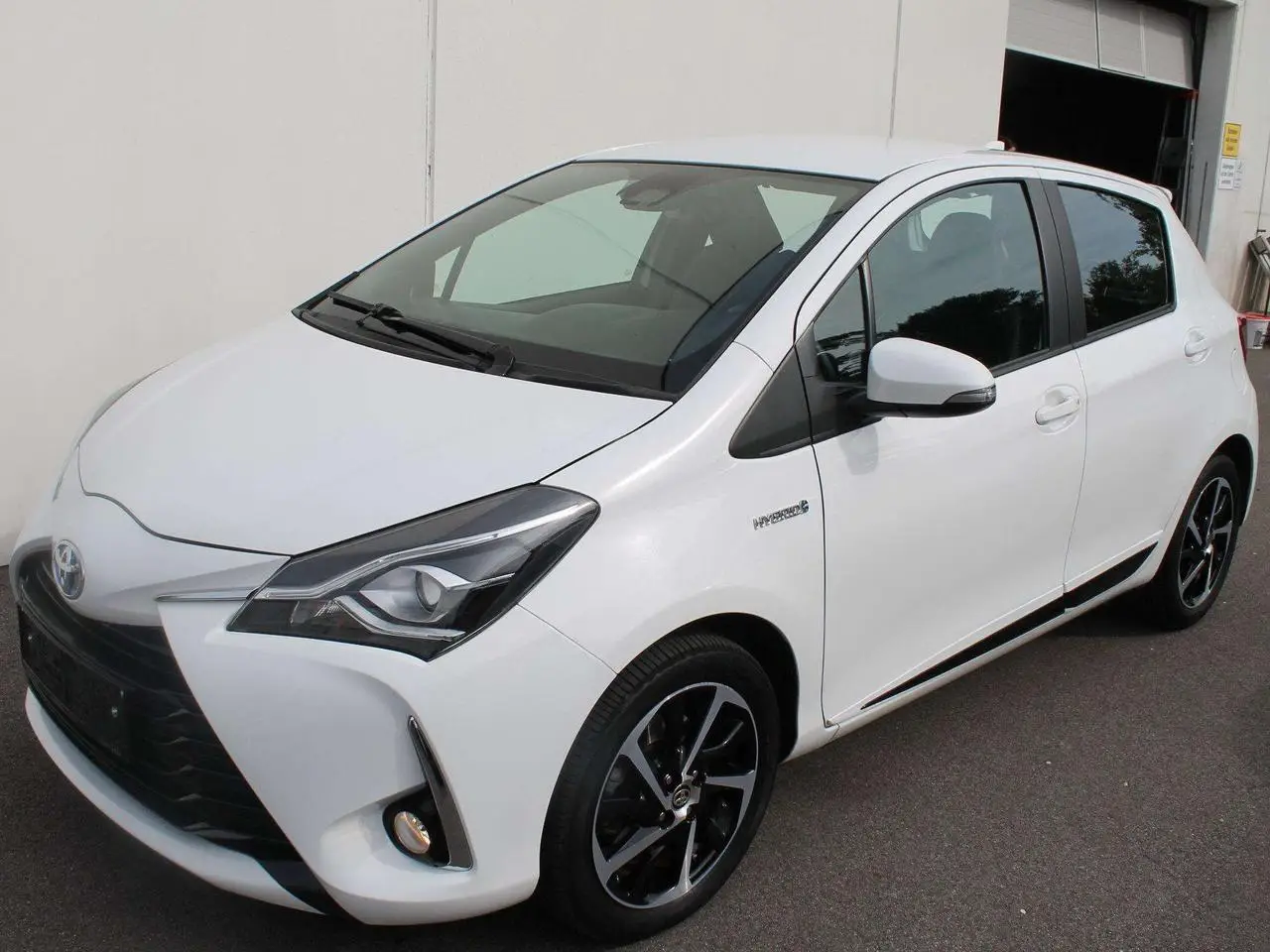 Photo 1 : Toyota Yaris 2019 Hybrid