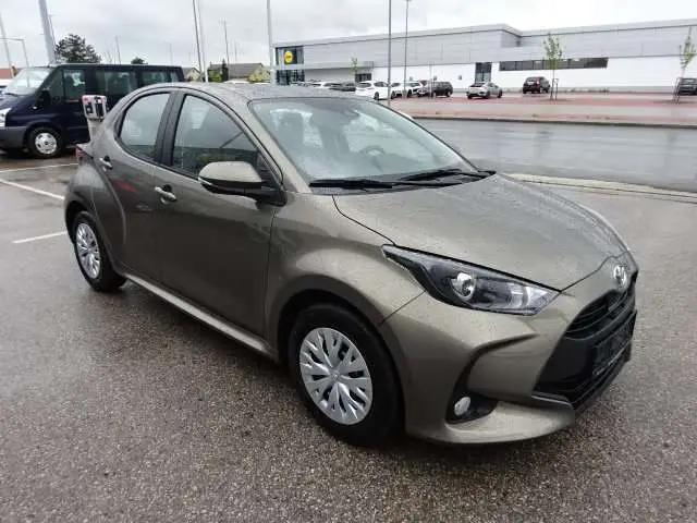 Photo 1 : Toyota Yaris 2023 Petrol