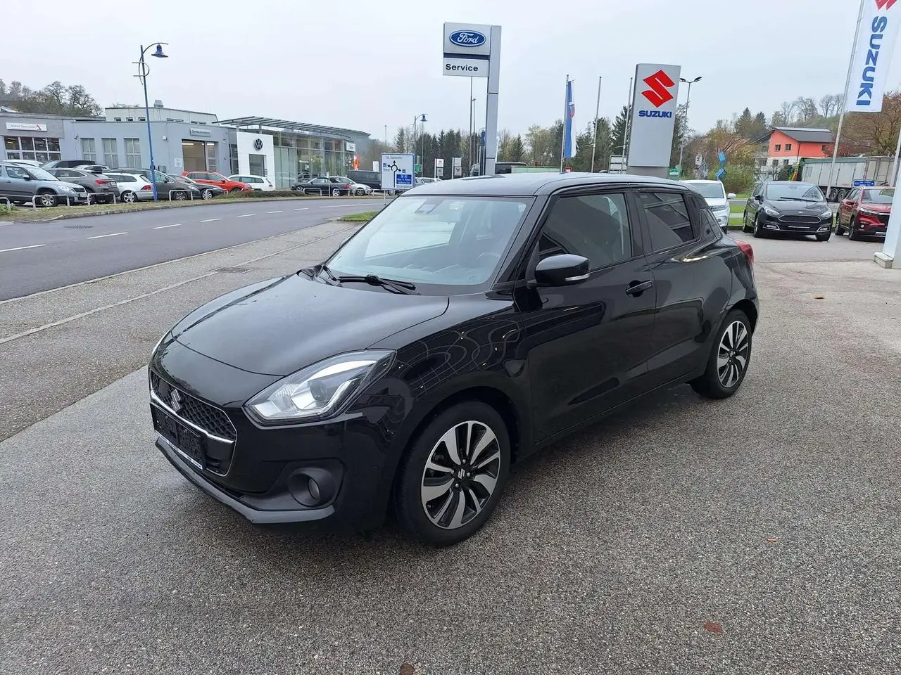 Photo 1 : Suzuki Swift 2019 Petrol