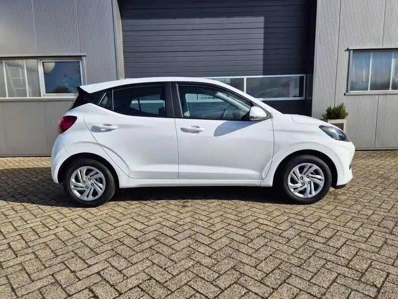 Photo 1 : Hyundai I10 2024 Petrol