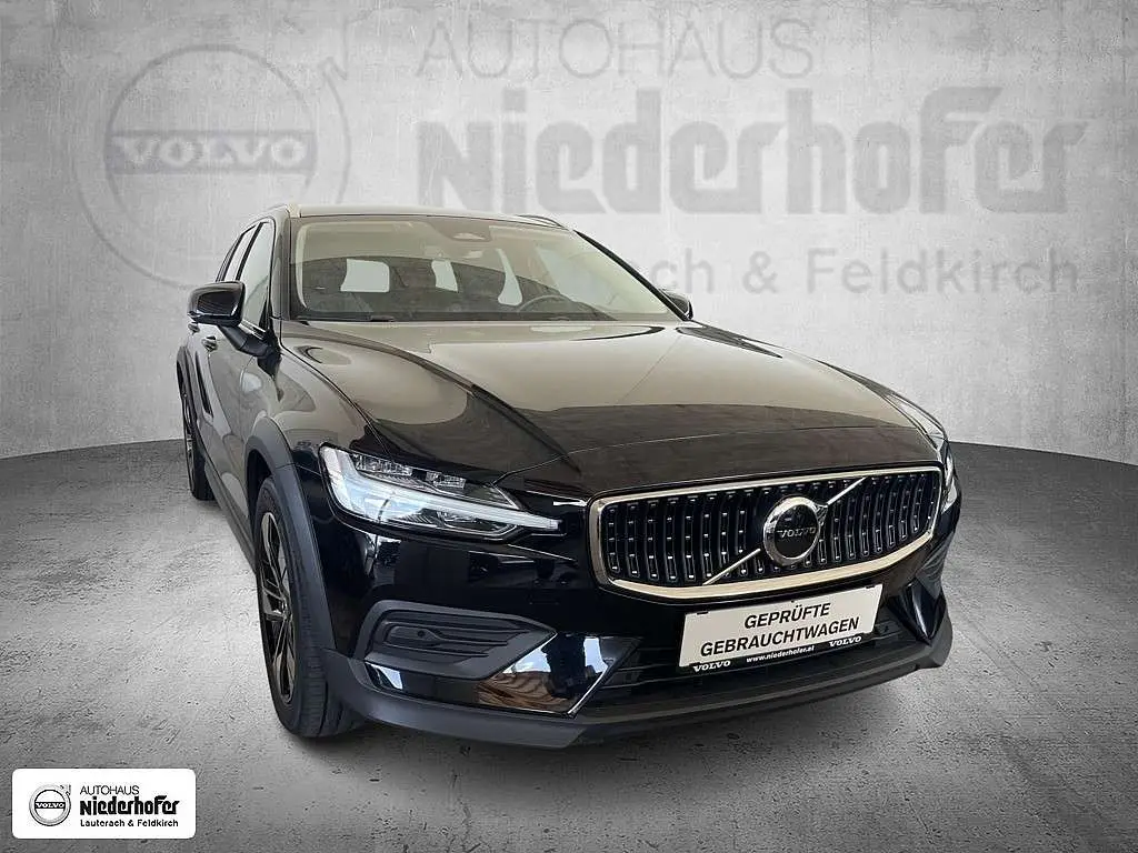 Photo 1 : Volvo V60 2023 Diesel