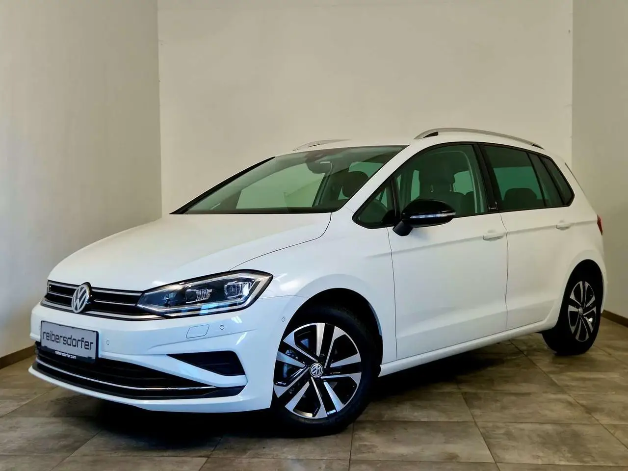 Photo 1 : Volkswagen Golf 2019 Petrol