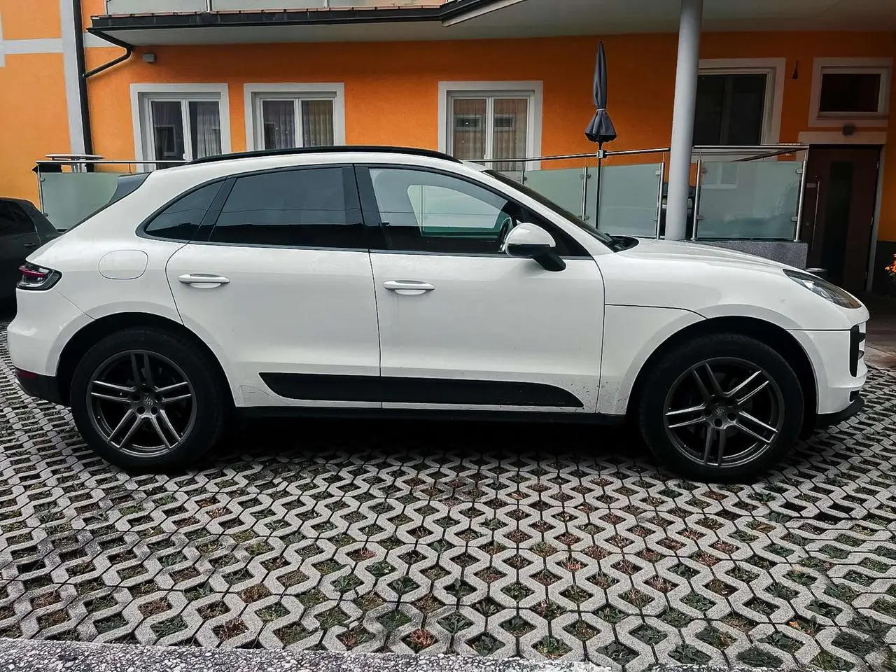 Photo 1 : Porsche Macan 2019 Petrol