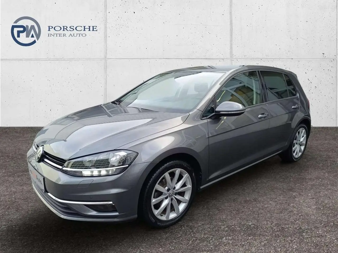 Photo 1 : Volkswagen Golf 2019 Petrol