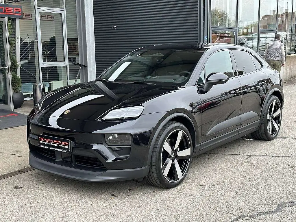 Photo 1 : Porsche Macan 2024 Electric