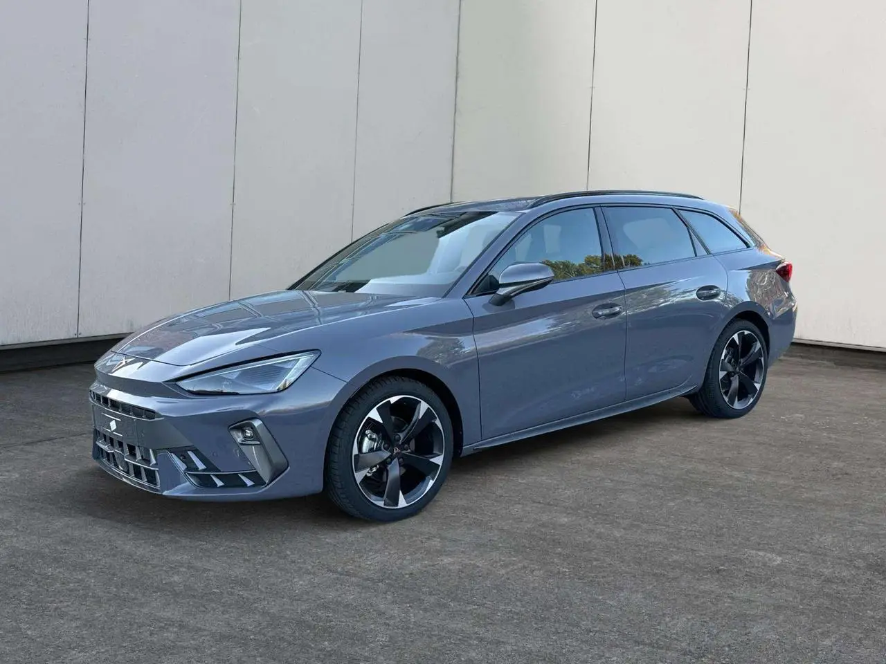 Photo 1 : Cupra Leon 2024 Petrol