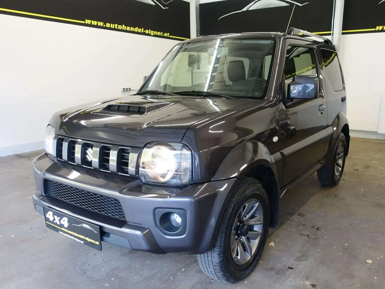 Photo 1 : Suzuki Jimny 2017 Petrol