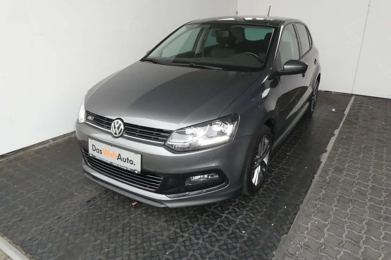 Photo 1 : Volkswagen Polo 2015 Petrol