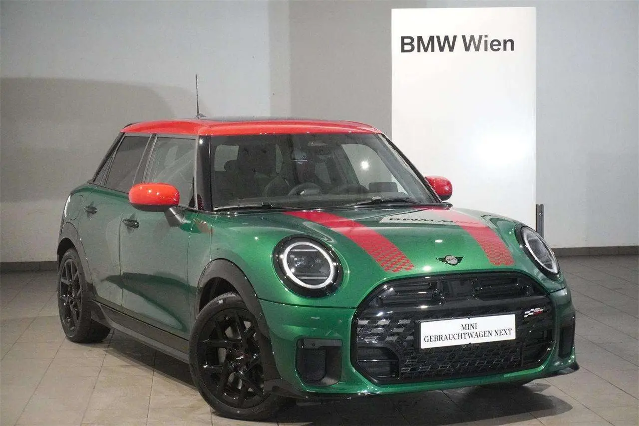 Photo 1 : Mini Cooper 2024 Petrol