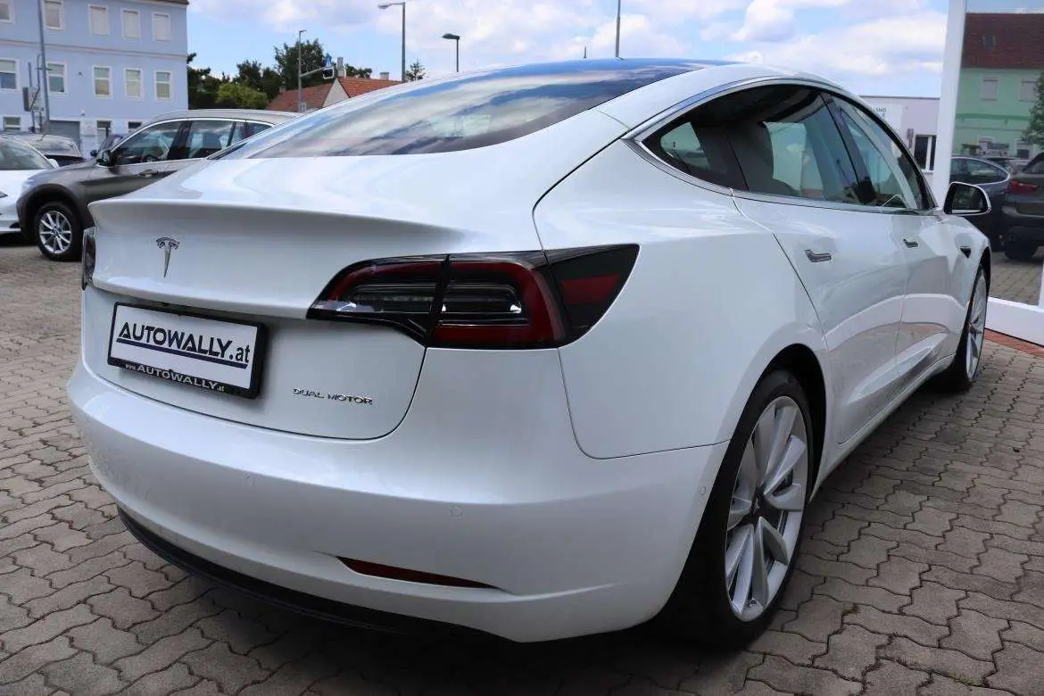 Photo 1 : Tesla Model 3 2020 Electric