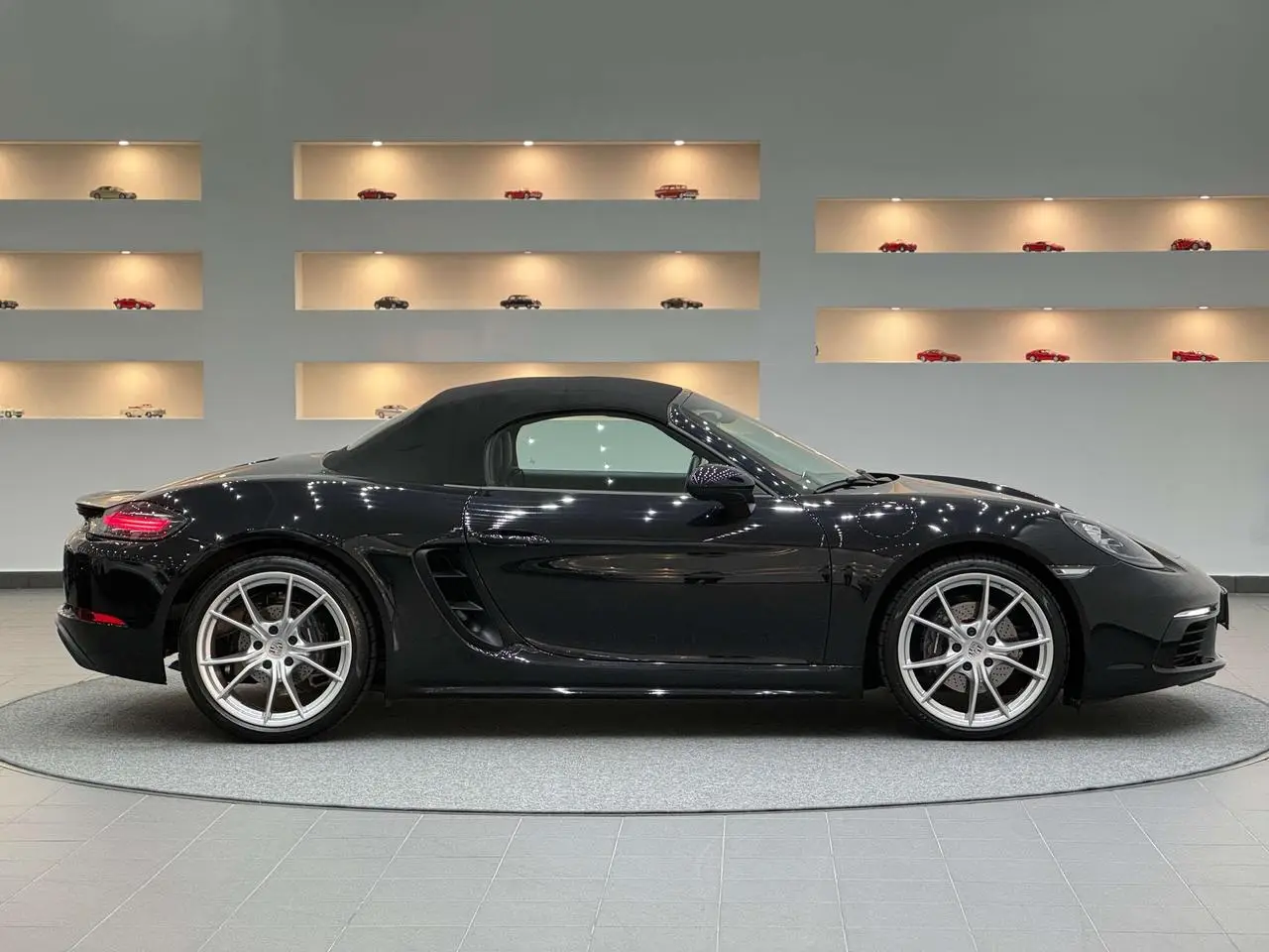 Photo 1 : Porsche Boxster 2017 Essence