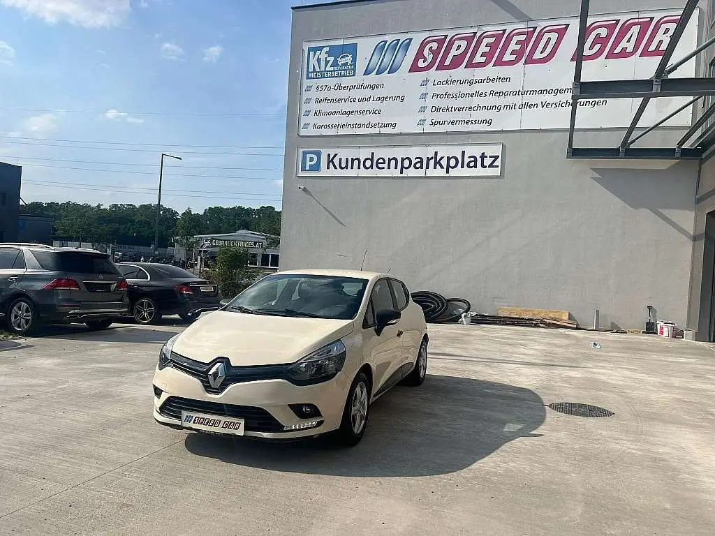 Photo 1 : Renault Clio 2017 Petrol