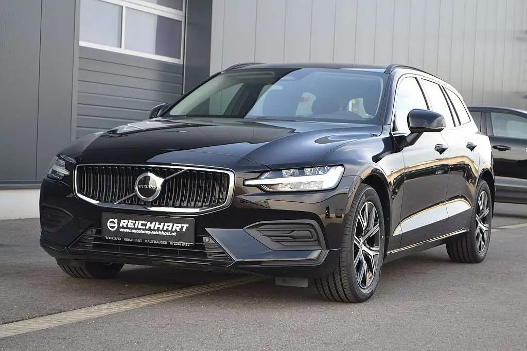 Photo 1 : Volvo V60 2023 Petrol