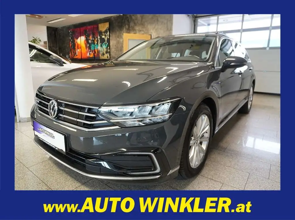 Photo 1 : Volkswagen Passat 2020 Hybrid