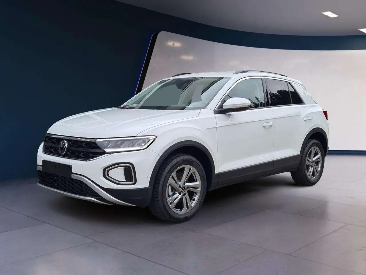 Photo 1 : Volkswagen T-roc 2024 Essence