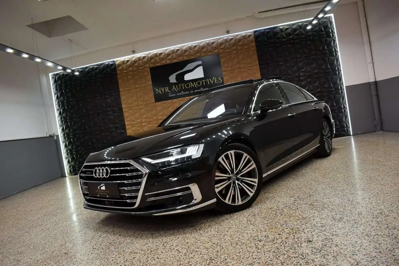 Photo 1 : Audi A8 2018 Essence