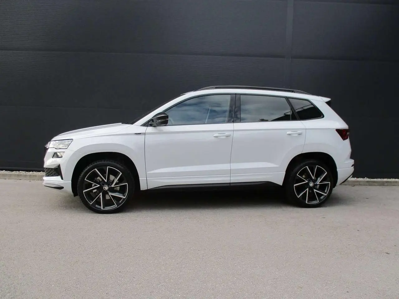 Photo 1 : Skoda Karoq 2024 Petrol