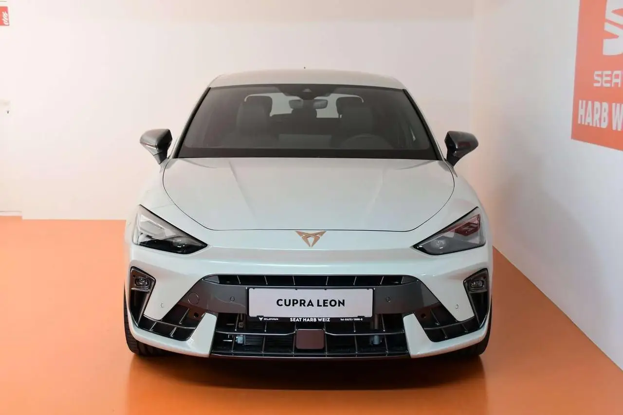 Photo 1 : Cupra Leon 2024 Petrol