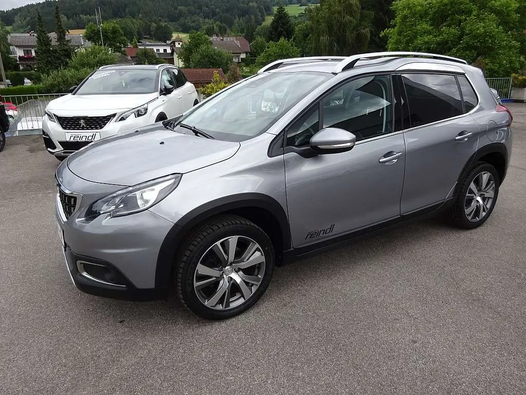 Photo 1 : Peugeot 2008 2019 Petrol