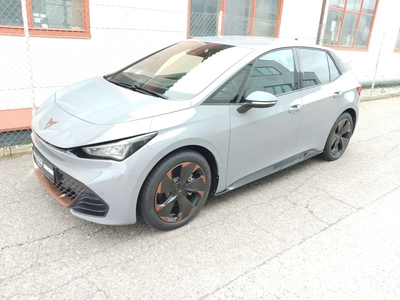 Photo 1 : Cupra Born 2023 Electric