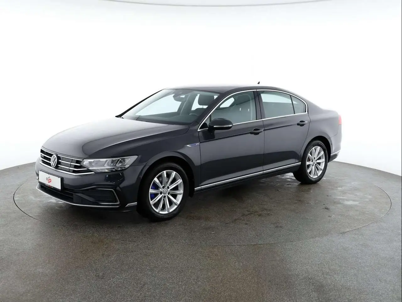 Photo 1 : Volkswagen Passat 2021 Hybride