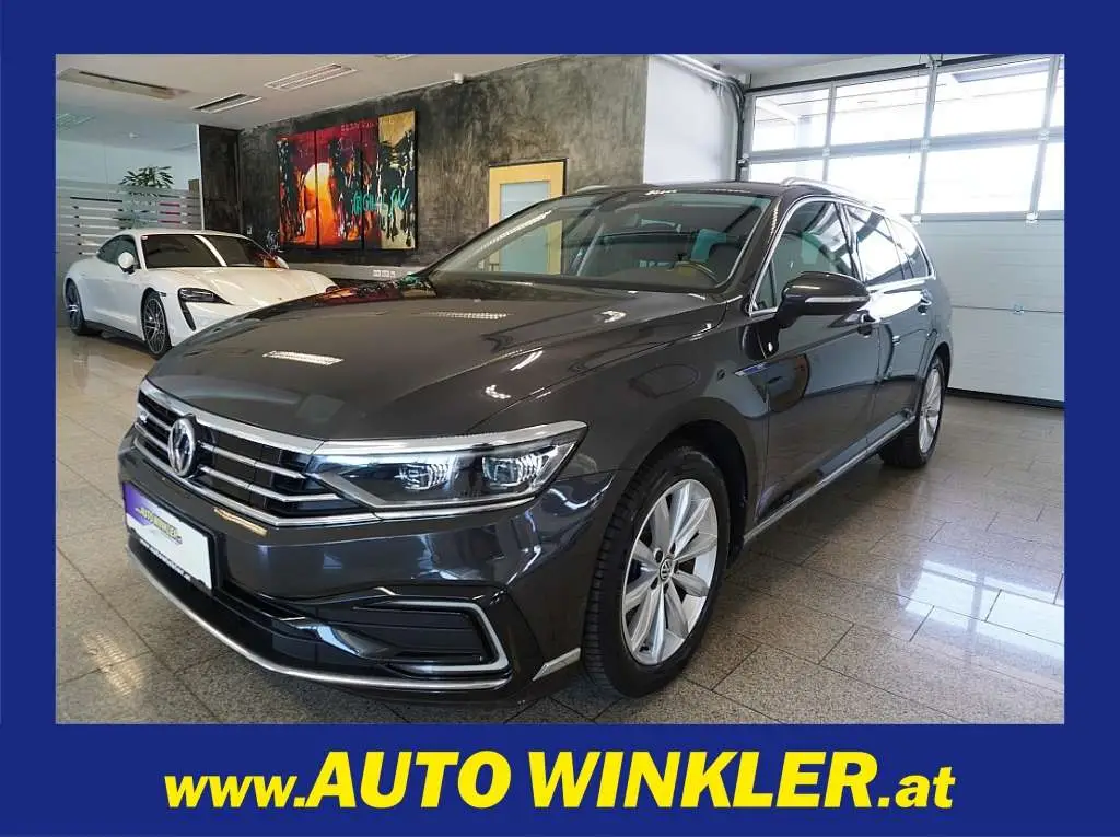 Photo 1 : Volkswagen Passat 2020 Hybrid