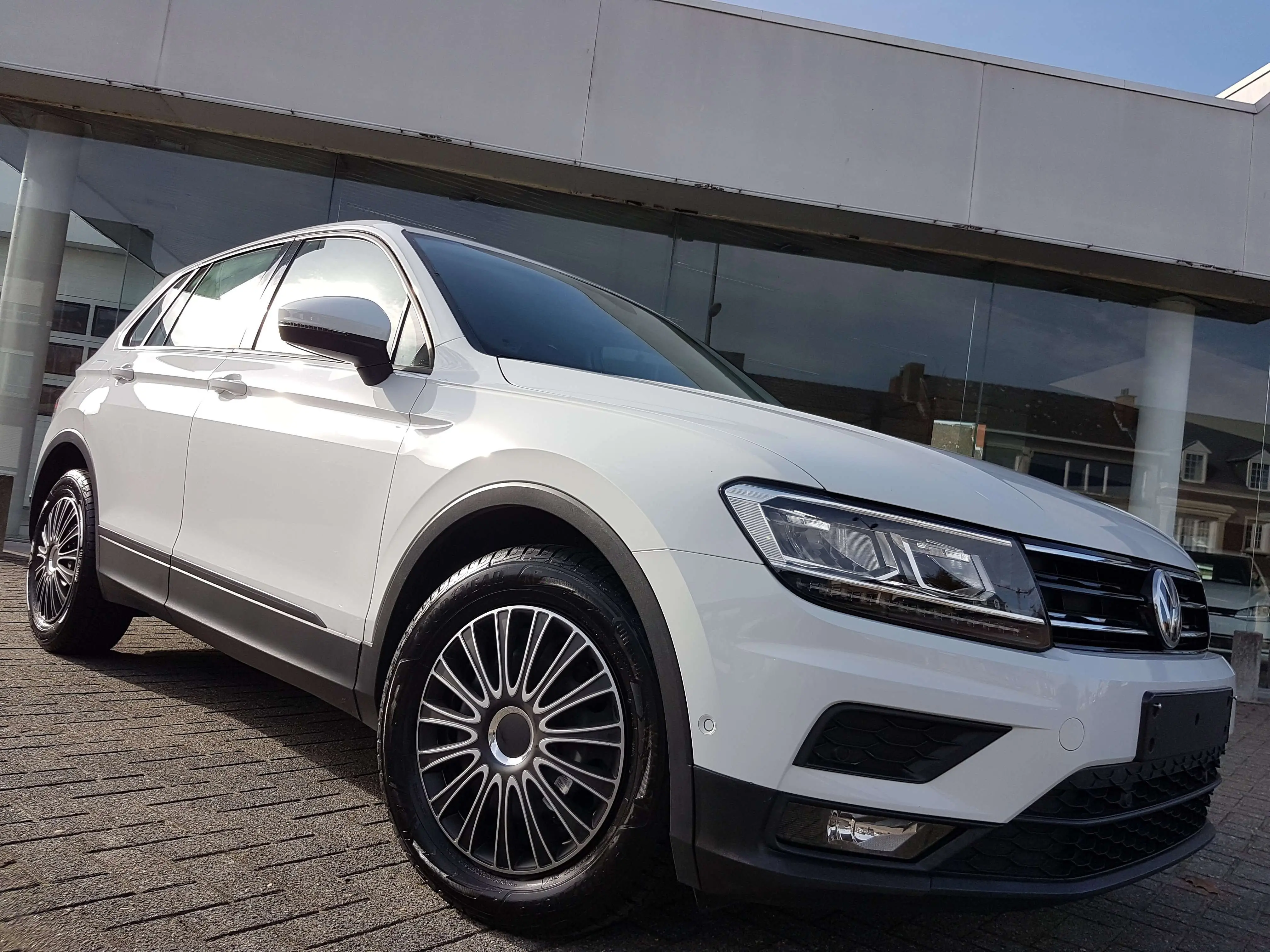 Photo 1 : Volkswagen Tiguan 2018 Petrol