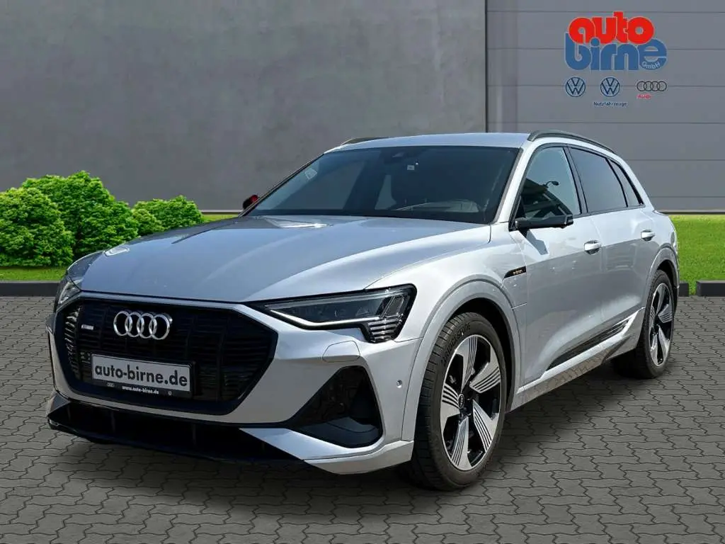 Photo 1 : Audi E-tron 2022 Electric