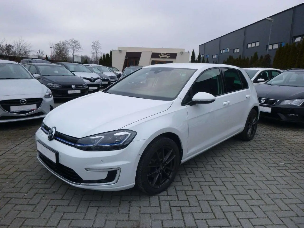 Photo 1 : Volkswagen Golf 2019 Électrique